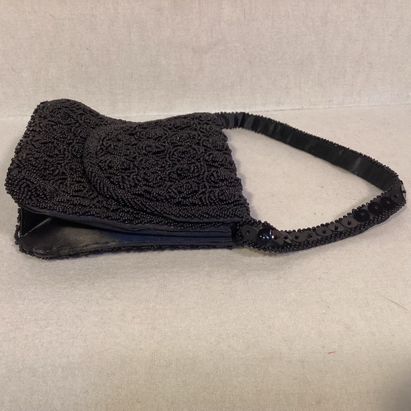 Vintage beaded special occasion handbag handmade in Hong Kong - Picture 4 of 10